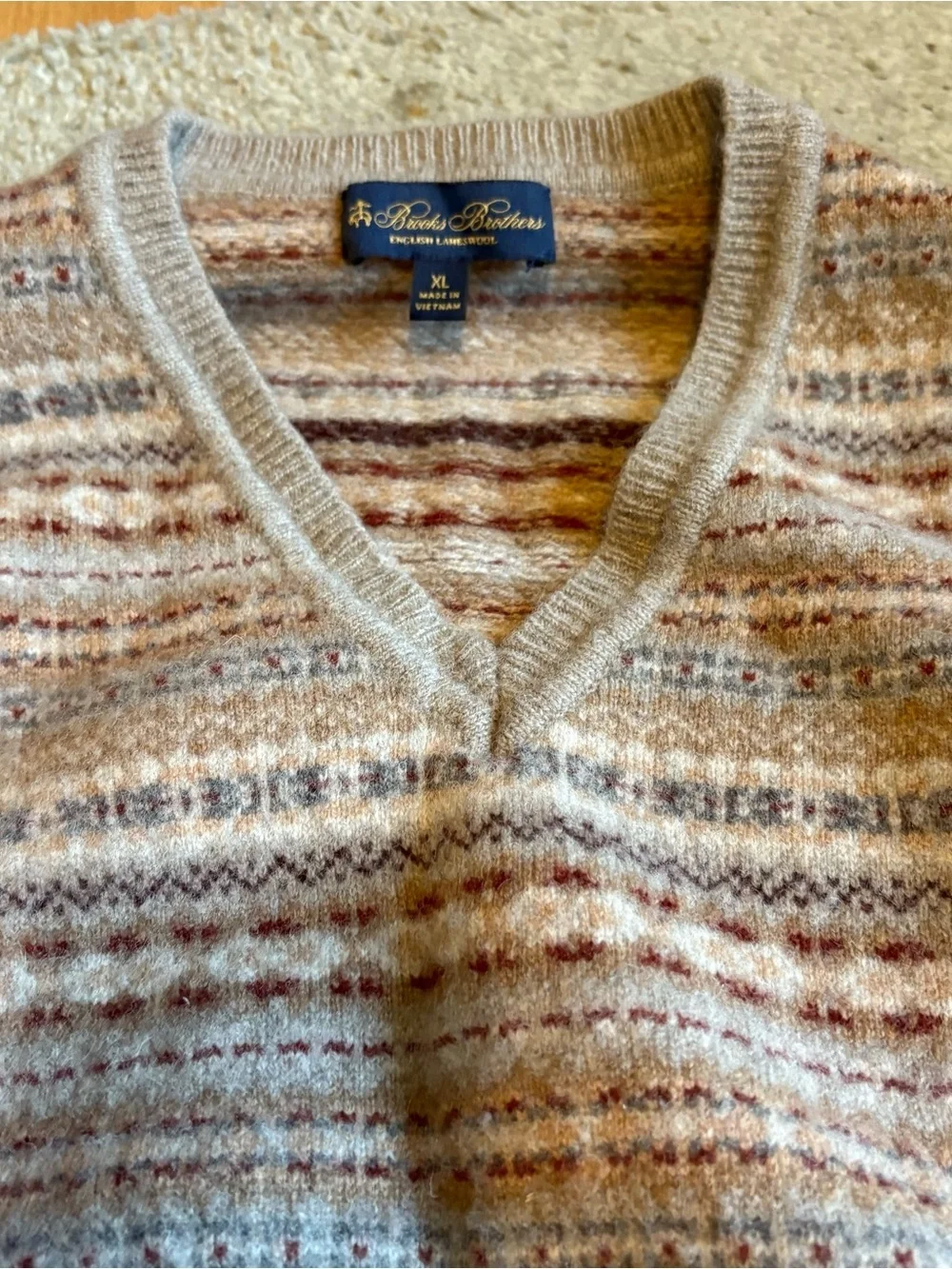 Brooks Brothers Lambs Wool V-Neck Sweater XL Fair Isle Tan Red Cream